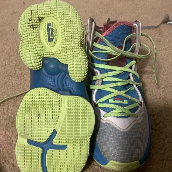 Lebron 19s - Picture 2 of 5